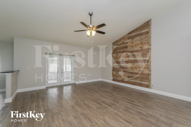 Photo - 7536 Regents Garden Way