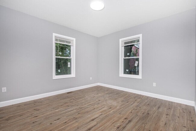 Photo - 335 Windsor St Unit #335