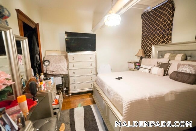 Photo - 17-19 Washington St. Unit 17B