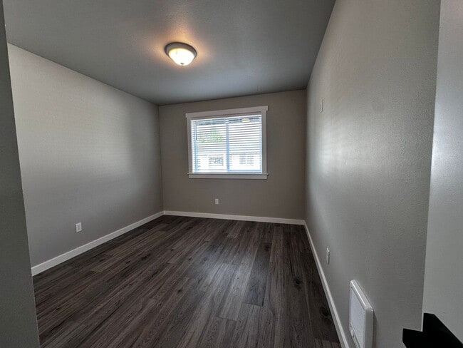 Photo - 207 S Razor Clam Dr SW