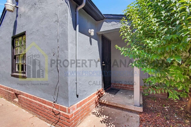 Photo - 3230 W St