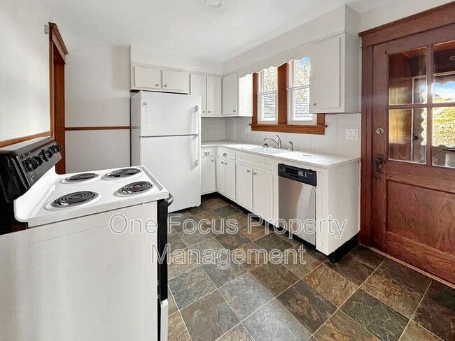 Building Photo - 1012 Louisa St