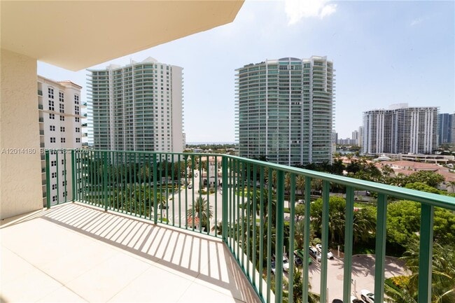 Photo - 20000 E Country Club Dr Unit 1001