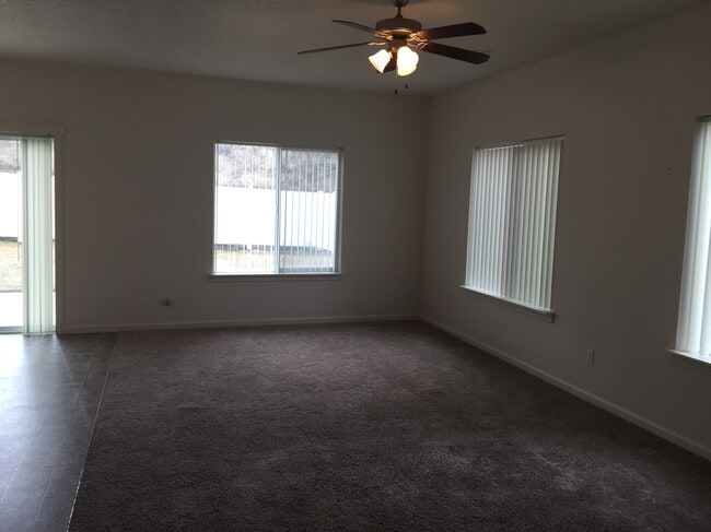 Photo - 1449 SW Sagebrush Ln