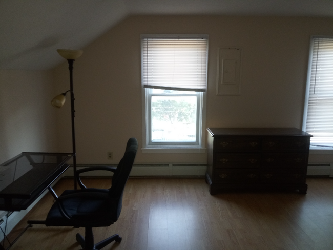Photo - 37 Maple Ave Apartment