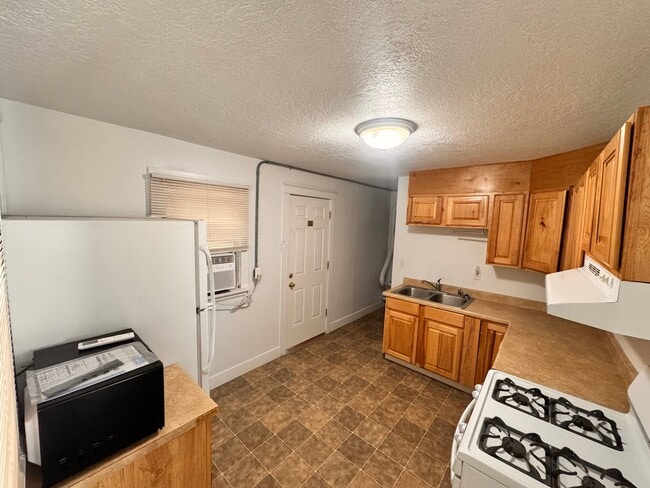 Photo - 46 W 300 S