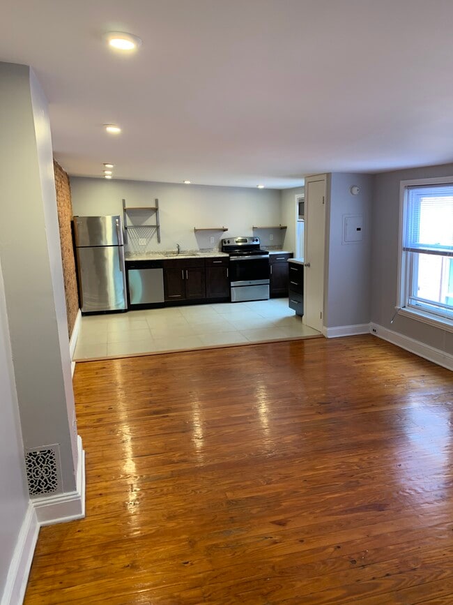 Photo - 1702 W Girard Ave Apartments