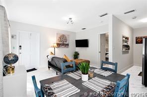 811 SW 26th Ct