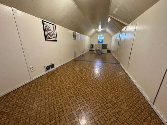 Photo - 3 bed, 1 bath home for rent in Waterloo