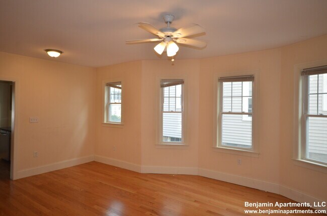 Photo - 72 Brooks St