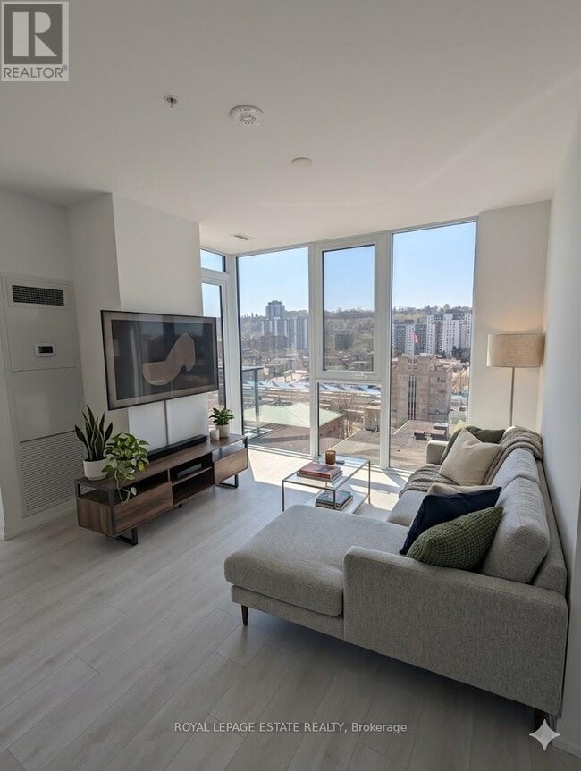 Photo - 75 James St S Unit 1014
