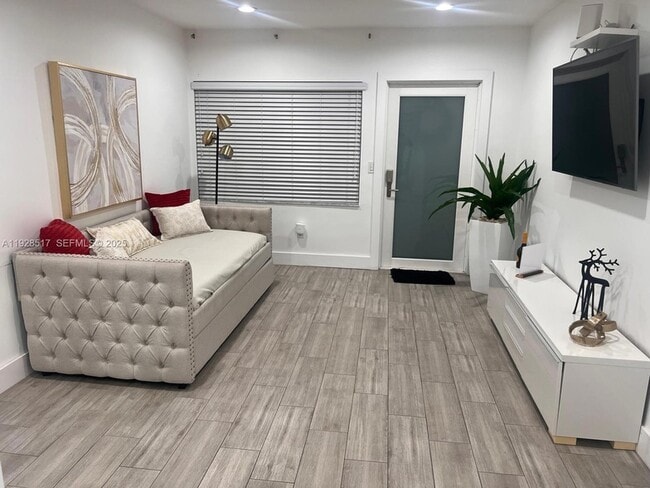 Photo - 3675 SW 26th St