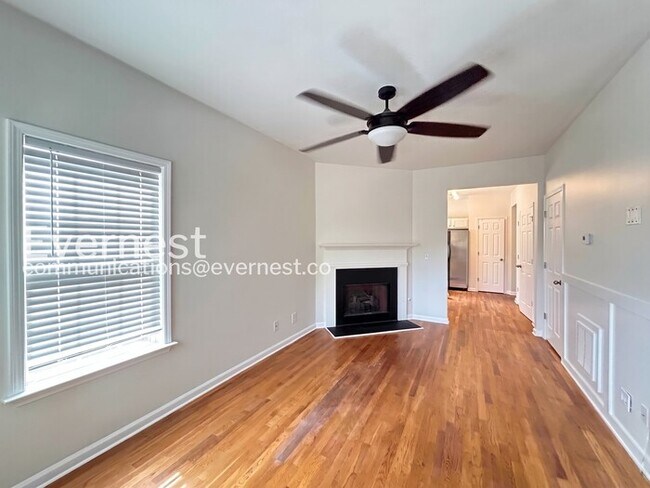 Photo - 157 Little St SE