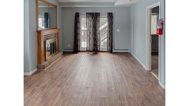 Photo - 3bed/3bath Renovated Townhome with Garage (Heat Included) Unit 101