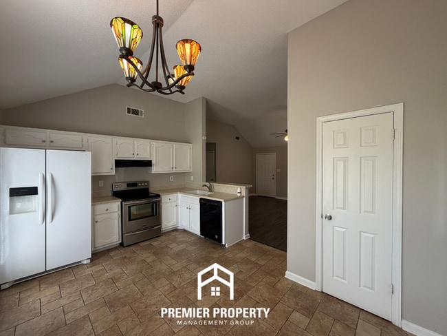 Photo - Charming 3BR/2BA Bartlett Area Home | Vaulted Ceilings, Fireplace & Fenced Yard