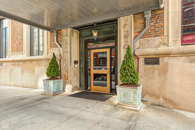 Photo - 350 N Meridian St Unit 304