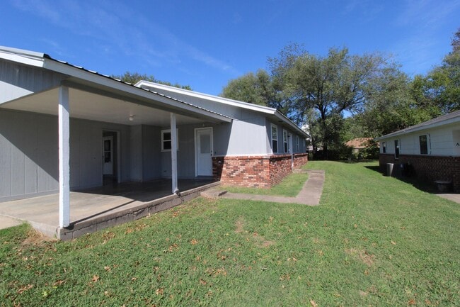 Photo - 1908 Sycamore Pl