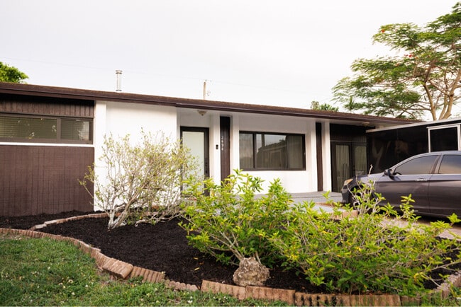 Photo - 2494 NW 98th Ln House