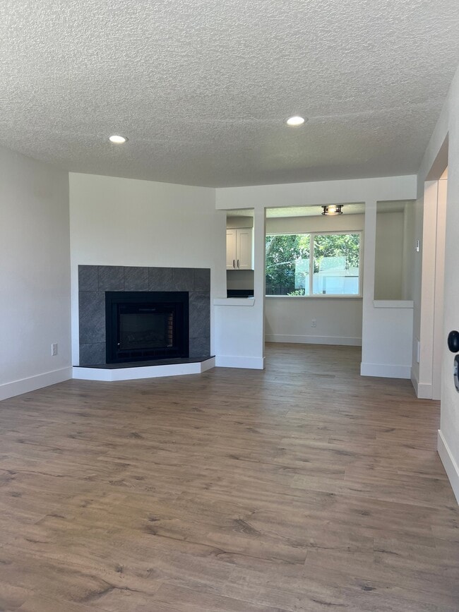 Photo - 1577 NE 237th Ave