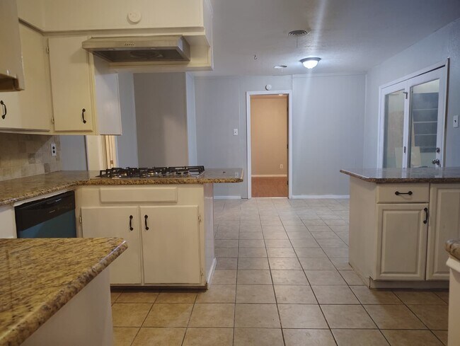 Photo - 1910 Easy St