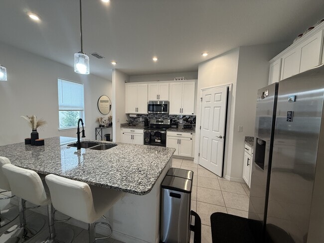 Photo - 3182 Amaranth St