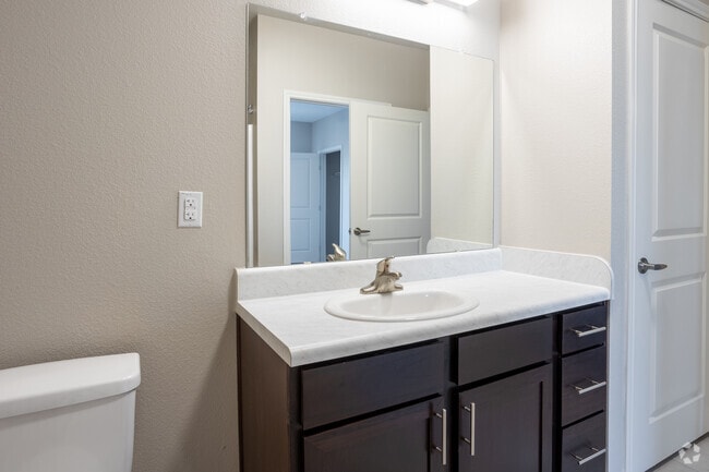 1BR, 1BA - 864SF