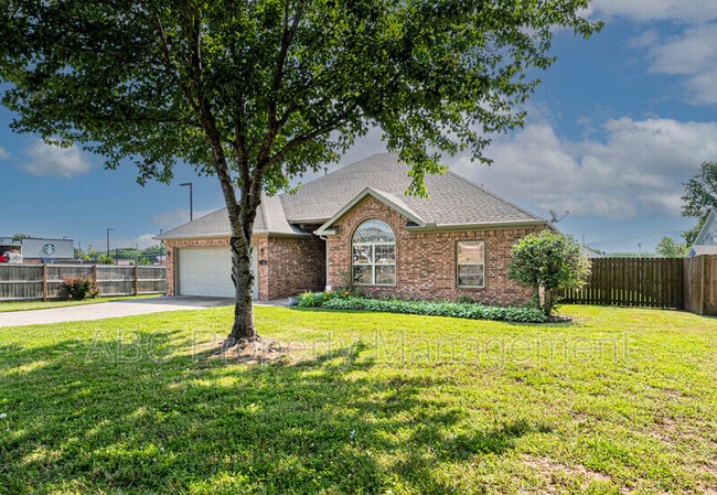 Photo - 126 S Angus Ln House
