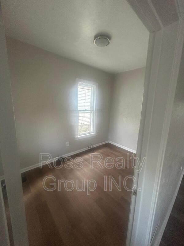 Photo - 724 Plymouth St Unit upper