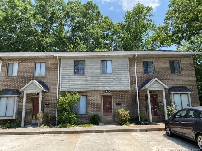 Photo - 400 N Steele St