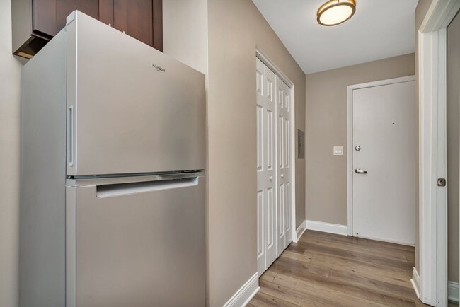 Photo - Lakeside Village Apartments