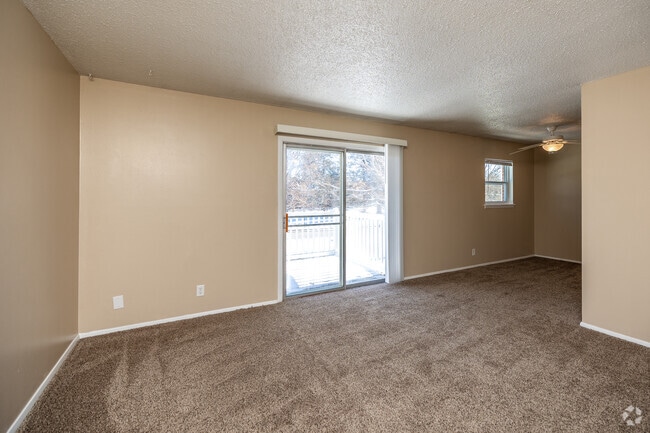 2BR, 1BA - 954 SF