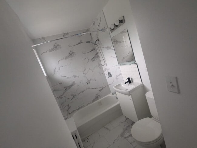 Photo - 2251 - 2257 Jane Street