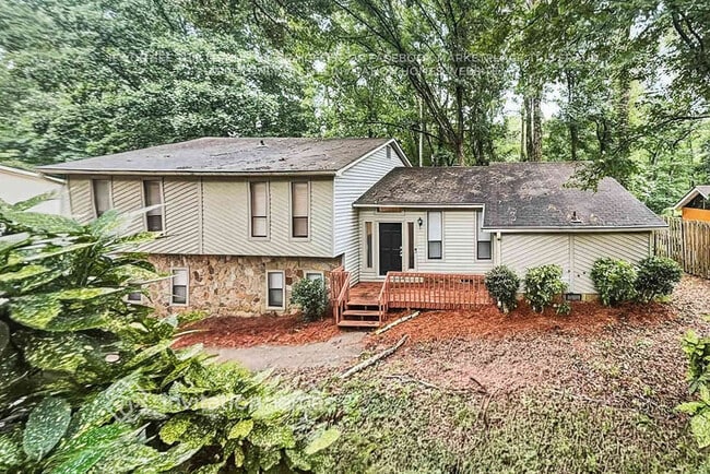 Building Photo - 6572 Oakwood Dr