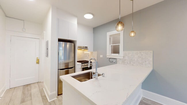 Building Photo - 940 Hayes St Unit 7