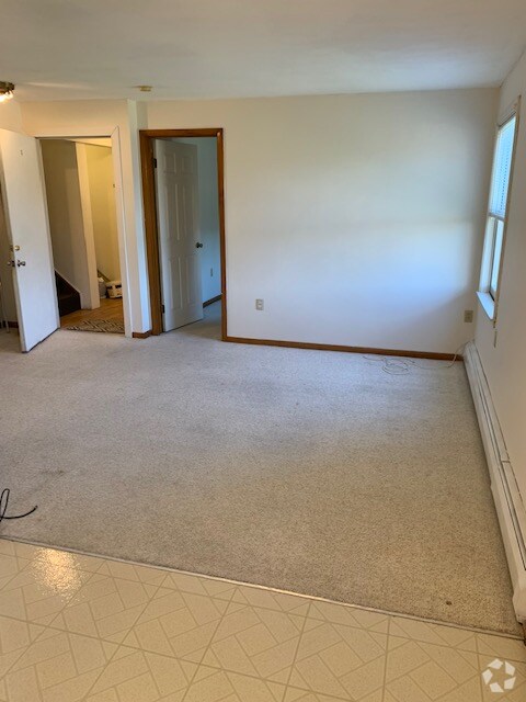 Building Photo - 28 North St Unit 3 Rental