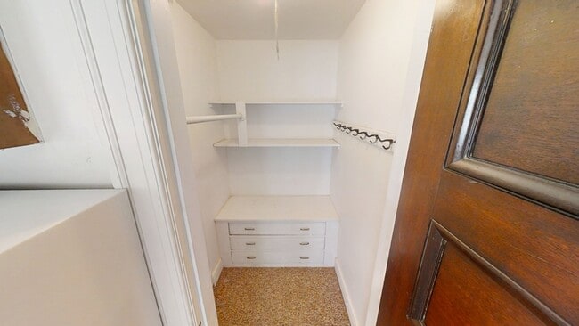 Photo - 105 N Adams St