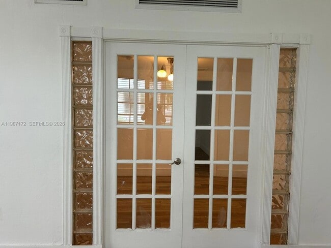 Photo - 1605 Lenox Ave. Unidad 1605-3