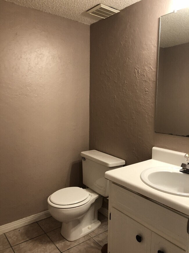 Photo - 2/2 Condo in Pensacola