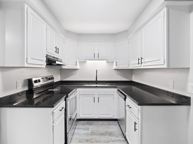 Photo - Sycamore Square