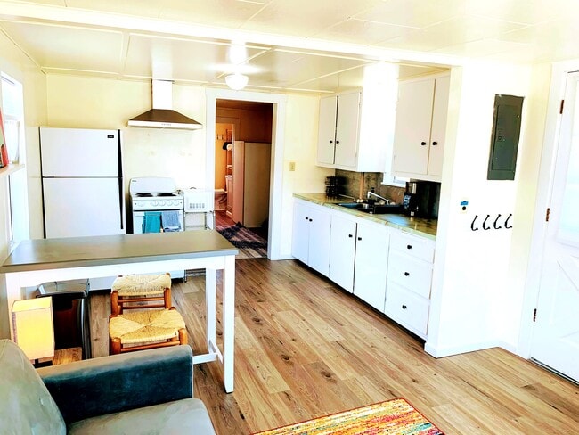 Photo - 135 S 8th St