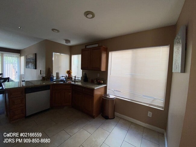 Fontana 3 Bedroom Home Available July 2025 - Fontana 3 Bedroom Home Available July 2025
