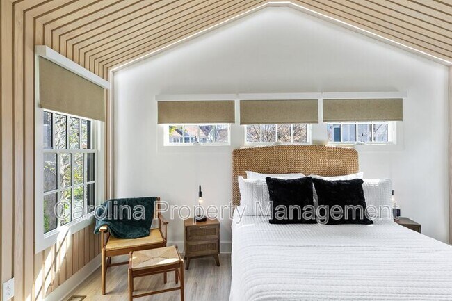 Photo - 1901 S Mint St