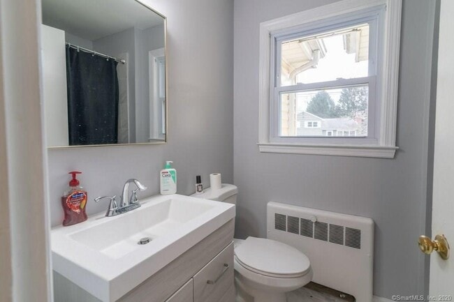 Building Photo - 100 Waller Rd