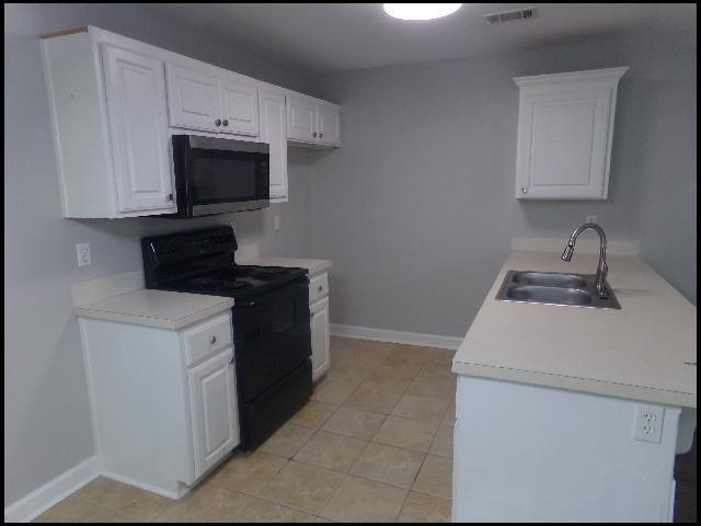 Photo - 185 Charles Dr
