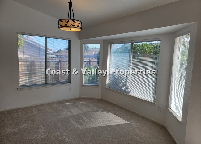 Photo - King City home for RENT!!!