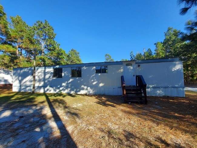 Building Photo - 119 E Woods Ct