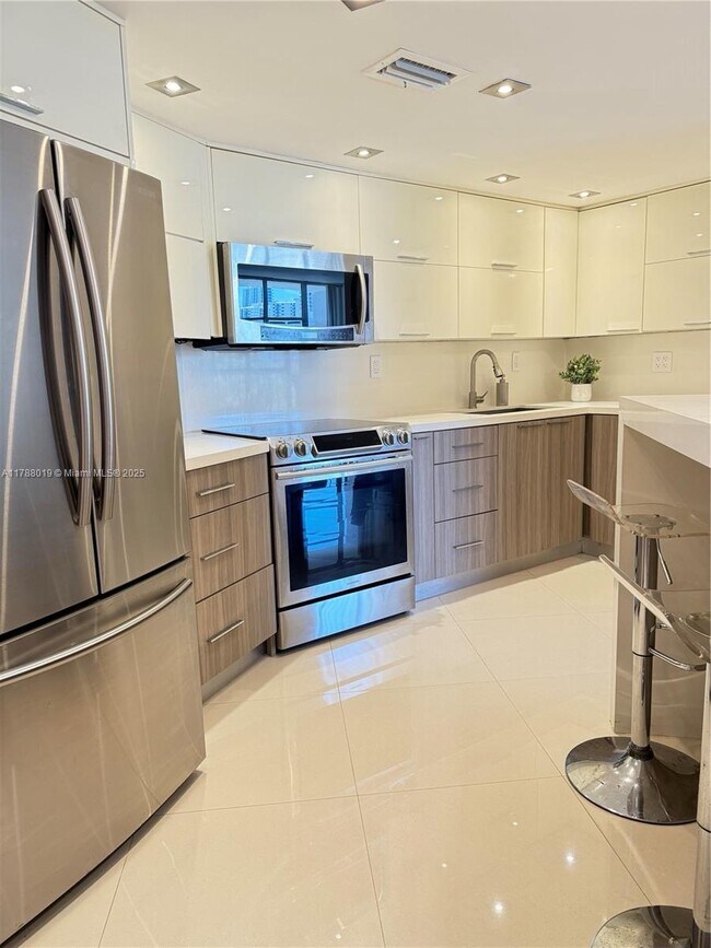 Photo - 600 Parkview Dr Condo Unit 412