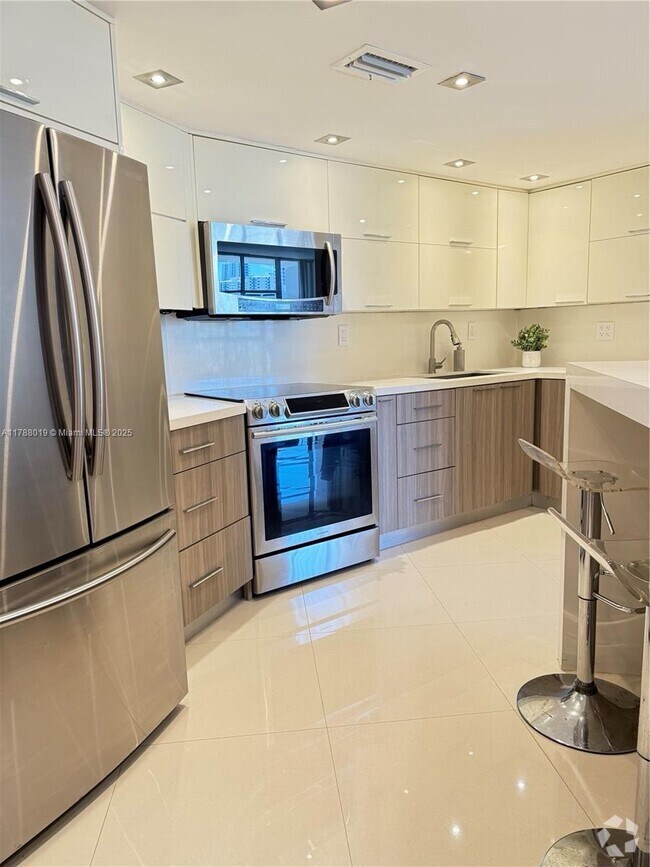 Building Photo - 600 Parkview Dr Unit 412 Rental