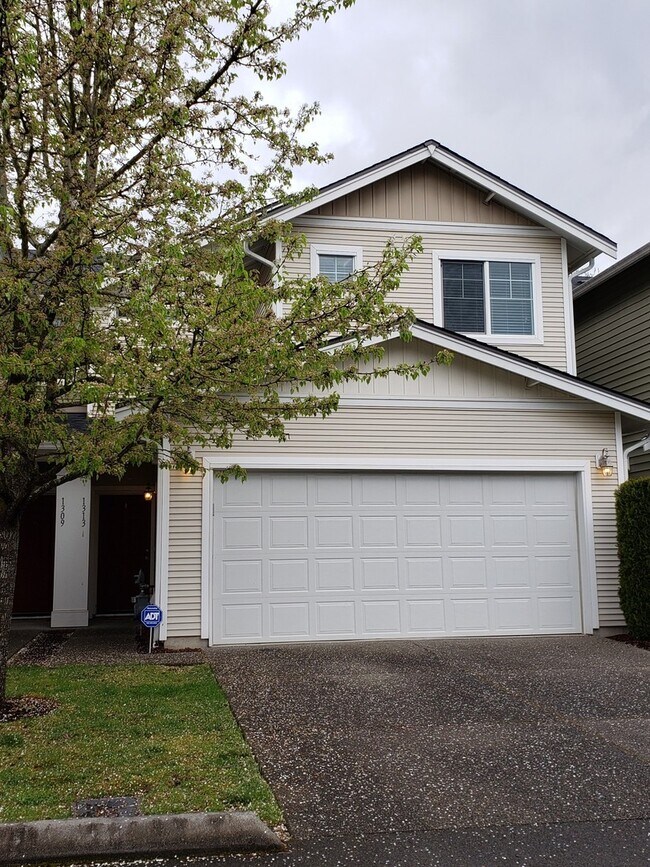 Photo - North Auburn Trail Run Townhomes - End uni...