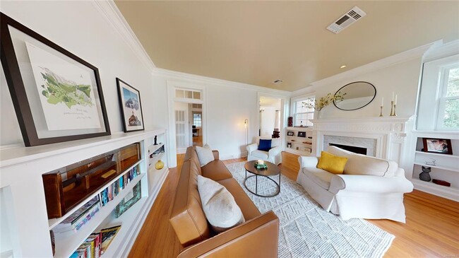 Photo - 3302 Cloverdale Rd